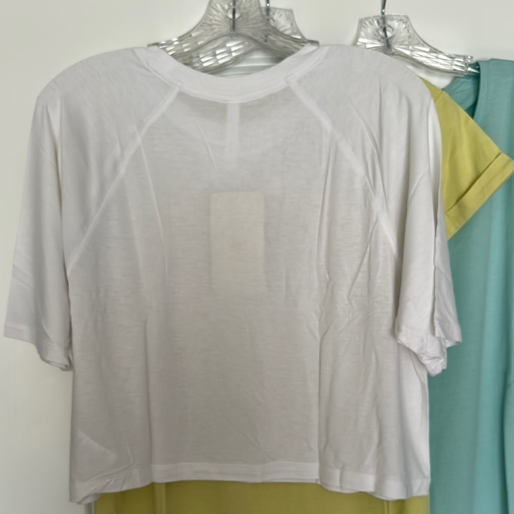 NWT FABLETICS Short Raglan Sleeve Crop Tee, Sz XL, in White - Picture 7 of 10